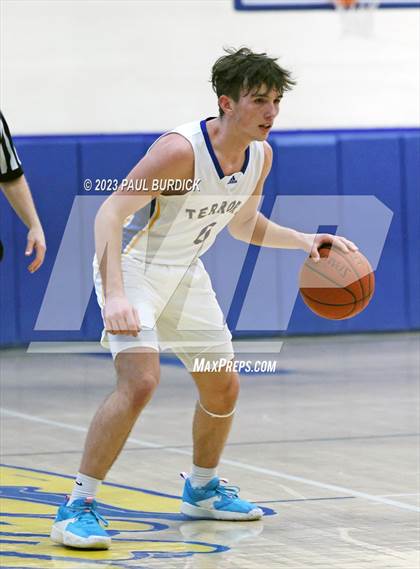 Thumbnail 1 in Greensburg Central Catholic @ Otto-Eldred (PIAA Class AA First Round Playoff) photogallery.