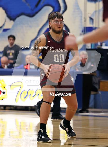 Thumbnail 3 in Greensburg Central Catholic @ Otto-Eldred (PIAA Class AA First Round Playoff) photogallery.