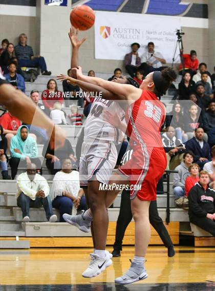 Thumbnail 3 in MacArthur vs. Allen (UIL 6A Area Playoff) photogallery.