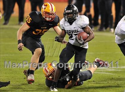 Thumbnail 3 in Mission Viejo vs. Servite (CIF-SS Pac-5 Division Final) photogallery.