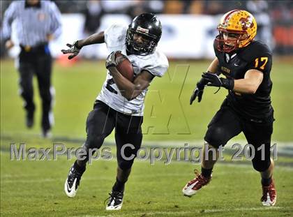 Thumbnail 2 in Mission Viejo vs. Servite (CIF-SS Pac-5 Division Final) photogallery.