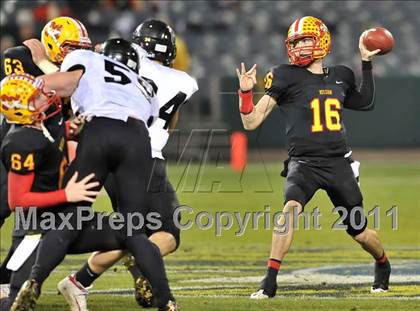 Thumbnail 1 in Mission Viejo vs. Servite (CIF-SS Pac-5 Division Final) photogallery.