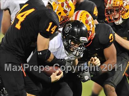 Thumbnail 2 in Mission Viejo vs. Servite (CIF-SS Pac-5 Division Final) photogallery.