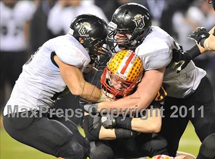 Thumbnail 2 in Mission Viejo vs. Servite (CIF-SS Pac-5 Division Final) photogallery.