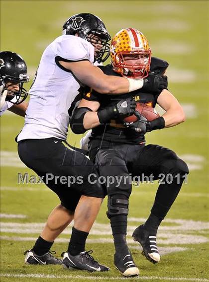 Thumbnail 3 in Mission Viejo vs. Servite (CIF-SS Pac-5 Division Final) photogallery.