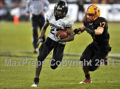 Thumbnail 3 in Mission Viejo vs. Servite (CIF-SS Pac-5 Division Final) photogallery.