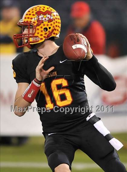Thumbnail 3 in Mission Viejo vs. Servite (CIF-SS Pac-5 Division Final) photogallery.