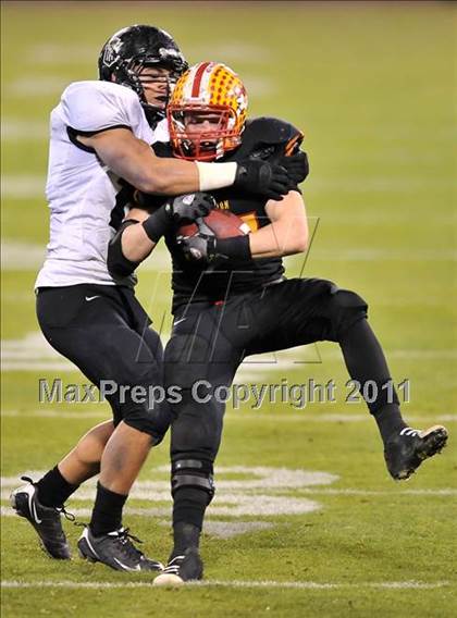 Thumbnail 2 in Mission Viejo vs. Servite (CIF-SS Pac-5 Division Final) photogallery.