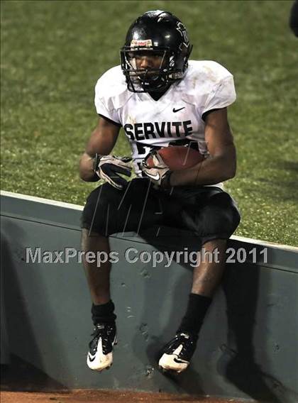 Thumbnail 1 in Mission Viejo vs. Servite (CIF-SS Pac-5 Division Final) photogallery.