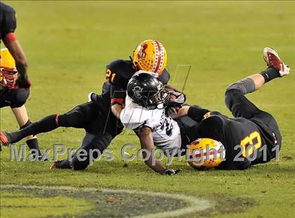 Thumbnail 1 in Mission Viejo vs. Servite (CIF-SS Pac-5 Division Final) photogallery.