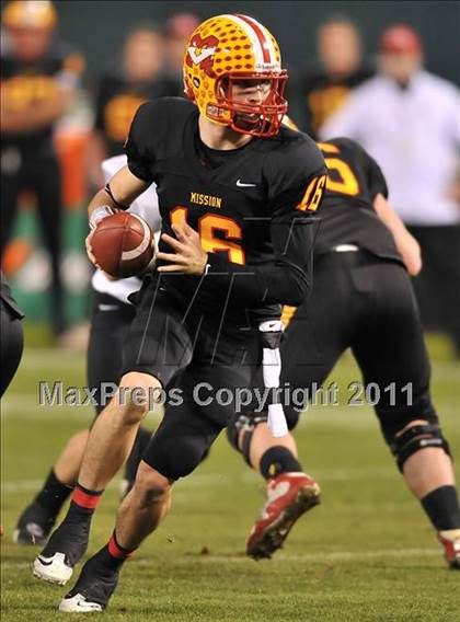 Thumbnail 2 in Mission Viejo vs. Servite (CIF-SS Pac-5 Division Final) photogallery.