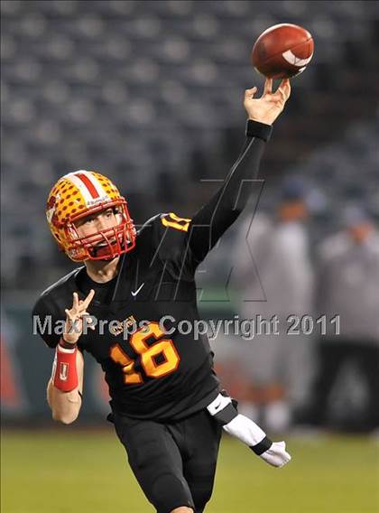 Thumbnail 2 in Mission Viejo vs. Servite (CIF-SS Pac-5 Division Final) photogallery.