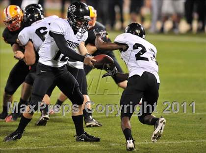 Thumbnail 2 in Mission Viejo vs. Servite (CIF-SS Pac-5 Division Final) photogallery.