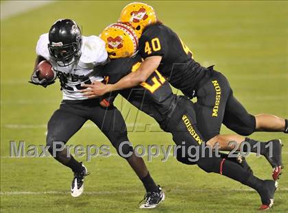 Thumbnail 2 in Mission Viejo vs. Servite (CIF-SS Pac-5 Division Final) photogallery.