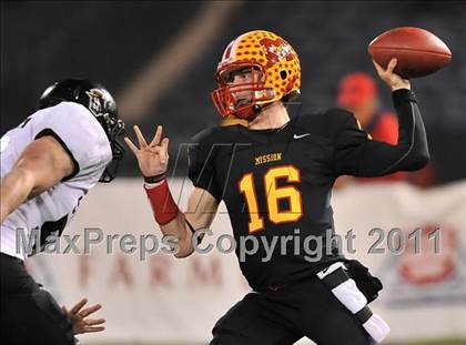 Thumbnail 1 in Mission Viejo vs. Servite (CIF-SS Pac-5 Division Final) photogallery.