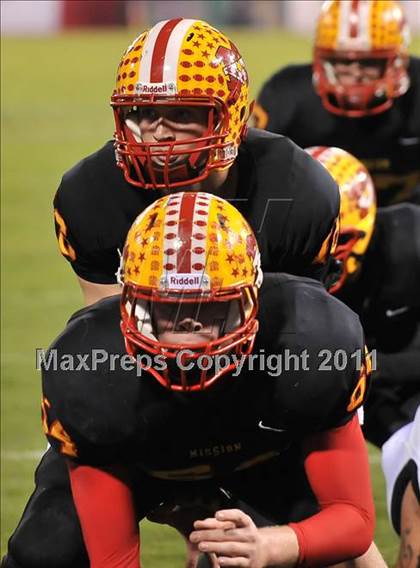 Thumbnail 3 in Mission Viejo vs. Servite (CIF-SS Pac-5 Division Final) photogallery.