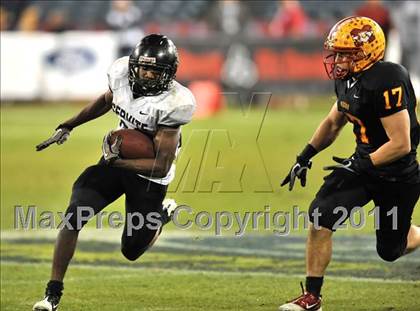 Thumbnail 2 in Mission Viejo vs. Servite (CIF-SS Pac-5 Division Final) photogallery.