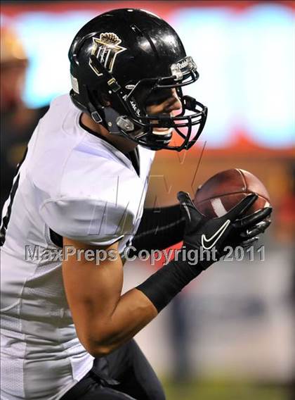 Thumbnail 3 in Mission Viejo vs. Servite (CIF-SS Pac-5 Division Final) photogallery.