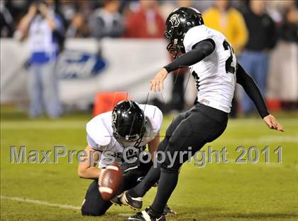 Thumbnail 2 in Mission Viejo vs. Servite (CIF-SS Pac-5 Division Final) photogallery.
