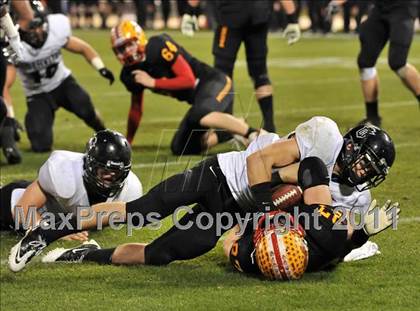 Thumbnail 3 in Mission Viejo vs. Servite (CIF-SS Pac-5 Division Final) photogallery.