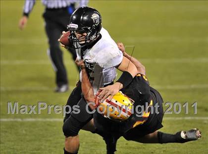 Thumbnail 2 in Mission Viejo vs. Servite (CIF-SS Pac-5 Division Final) photogallery.