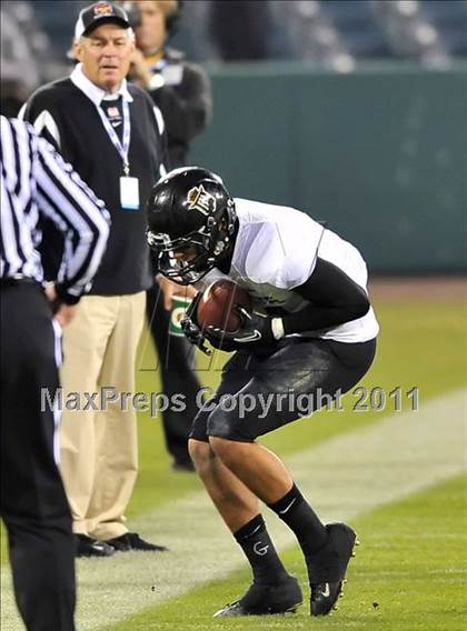 Thumbnail 2 in Mission Viejo vs. Servite (CIF-SS Pac-5 Division Final) photogallery.