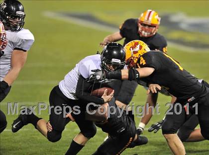 Thumbnail 2 in Mission Viejo vs. Servite (CIF-SS Pac-5 Division Final) photogallery.