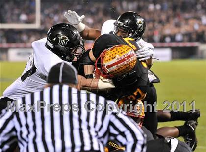Thumbnail 1 in Mission Viejo vs. Servite (CIF-SS Pac-5 Division Final) photogallery.