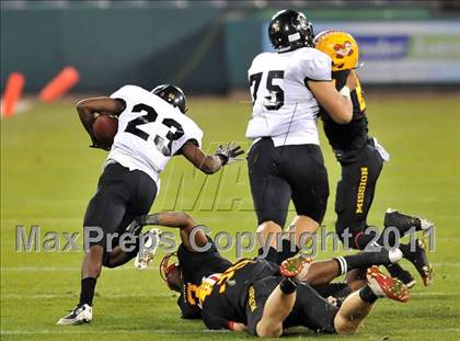 Thumbnail 3 in Mission Viejo vs. Servite (CIF-SS Pac-5 Division Final) photogallery.