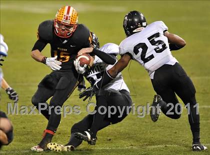 Thumbnail 2 in Mission Viejo vs. Servite (CIF-SS Pac-5 Division Final) photogallery.