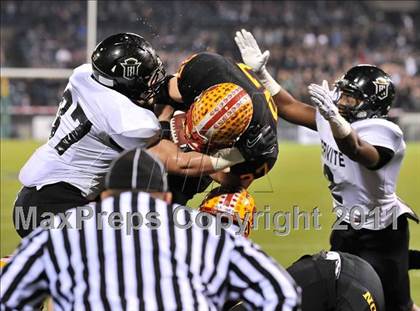 Thumbnail 3 in Mission Viejo vs. Servite (CIF-SS Pac-5 Division Final) photogallery.