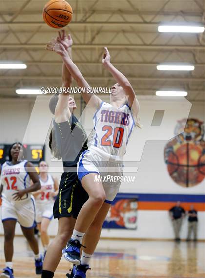 Thumbnail 3 in Isabella @ Chilton County photogallery.