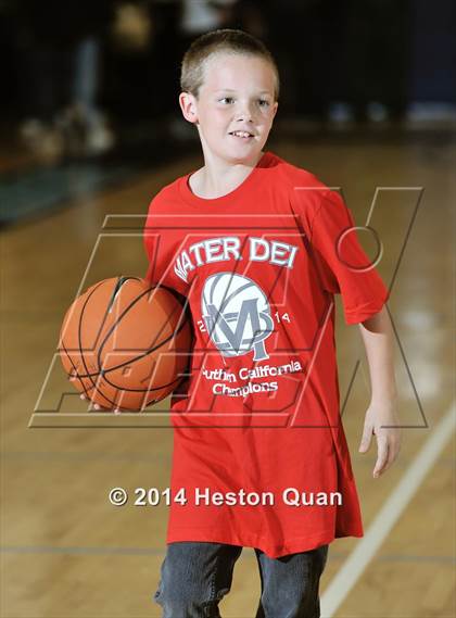 Thumbnail 1 in Mater Dei vs. Corona del Mar (Beach Bash Classic) photogallery.