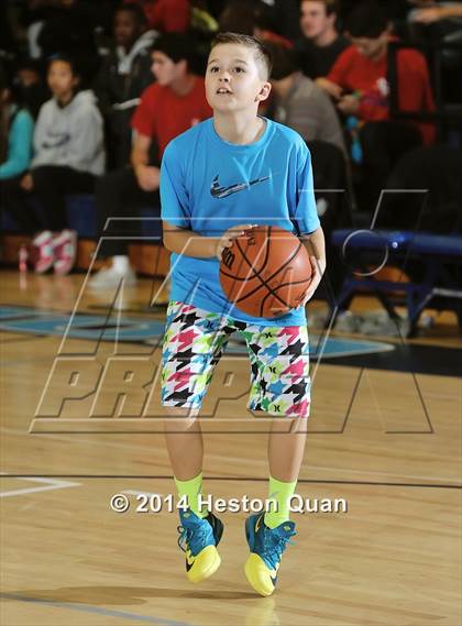 Thumbnail 2 in Mater Dei vs. Corona del Mar (Beach Bash Classic) photogallery.