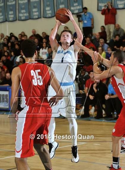 Thumbnail 3 in Mater Dei vs. Corona del Mar (Beach Bash Classic) photogallery.