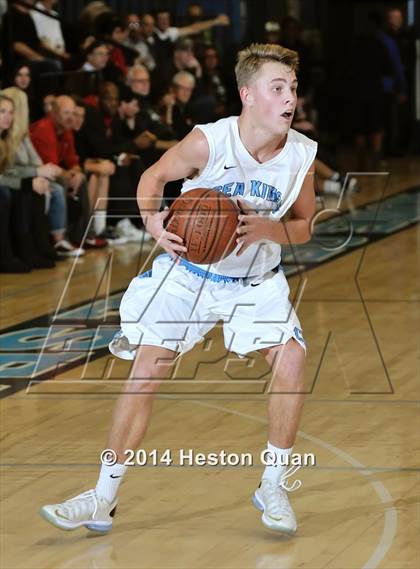 Thumbnail 3 in Mater Dei vs. Corona del Mar (Beach Bash Classic) photogallery.