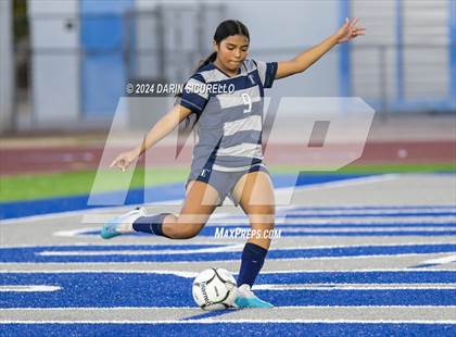 Thumbnail 2 in Gilbert vs. Tempe (Coyote Classic Tournament) photogallery.