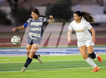 Thumbnail 3 in Gilbert vs. Tempe (Coyote Classic Tournament) photogallery.