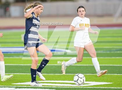 Thumbnail 2 in Gilbert vs. Tempe (Coyote Classic Tournament) photogallery.