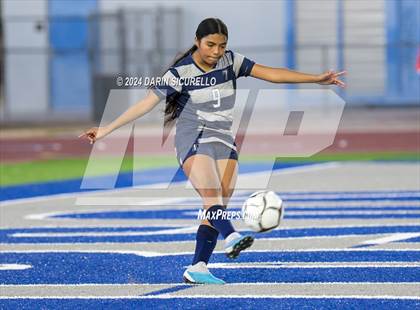 Thumbnail 1 in Gilbert vs. Tempe (Coyote Classic Tournament) photogallery.