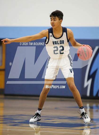 Thumbnail 1 in Valor Christian vs. Rocky Mountain (CHSAA 5A Round 2 Playoff) photogallery.