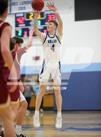 Thumbnail 2 in Valor Christian vs. Rocky Mountain (CHSAA 5A Round 2 Playoff) photogallery.