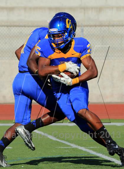 Thumbnail 3 in Crenshaw vs Loyola (Mission Viejo Classic) photogallery.