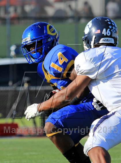 Thumbnail 3 in Crenshaw vs Loyola (Mission Viejo Classic) photogallery.