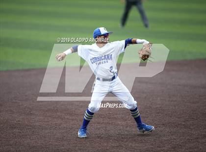Thumbnail 1 in Corsicana vs. Midlothian (UIL 5A Regional Final) photogallery.