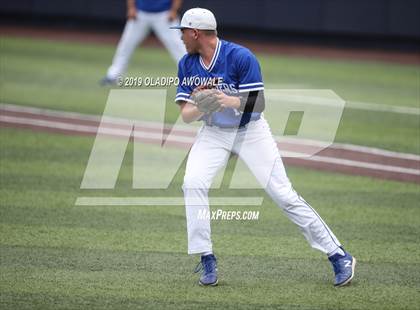 Thumbnail 1 in Corsicana vs. Midlothian (UIL 5A Regional Final) photogallery.