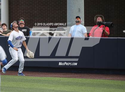Thumbnail 2 in Corsicana vs. Midlothian (UIL 5A Regional Final) photogallery.