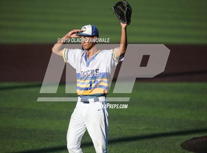 Thumbnail 1 in Corsicana vs. Midlothian (UIL 5A Regional Final) photogallery.