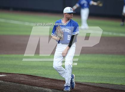 Thumbnail 1 in Corsicana vs. Midlothian (UIL 5A Regional Final) photogallery.