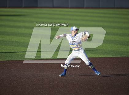 Thumbnail 1 in Corsicana vs. Midlothian (UIL 5A Regional Final) photogallery.